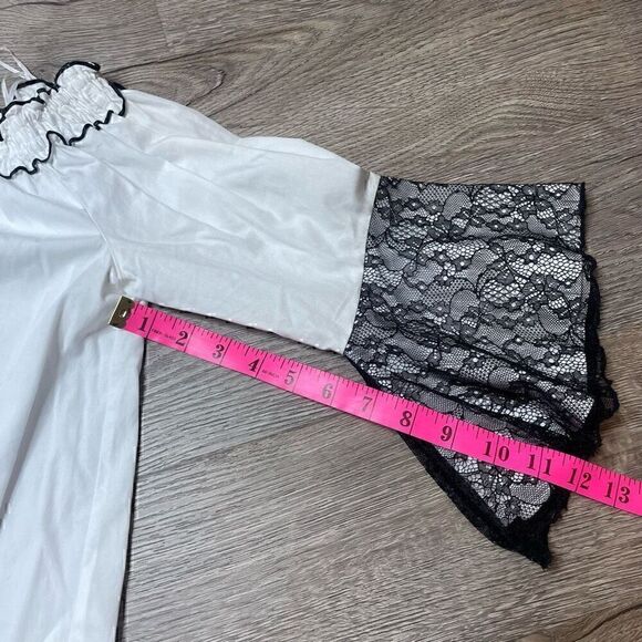 Zara Basic Top White Off Shoulder Bell Sleeve Black Lace Size Small Loose Fit - Picture 8 of 10